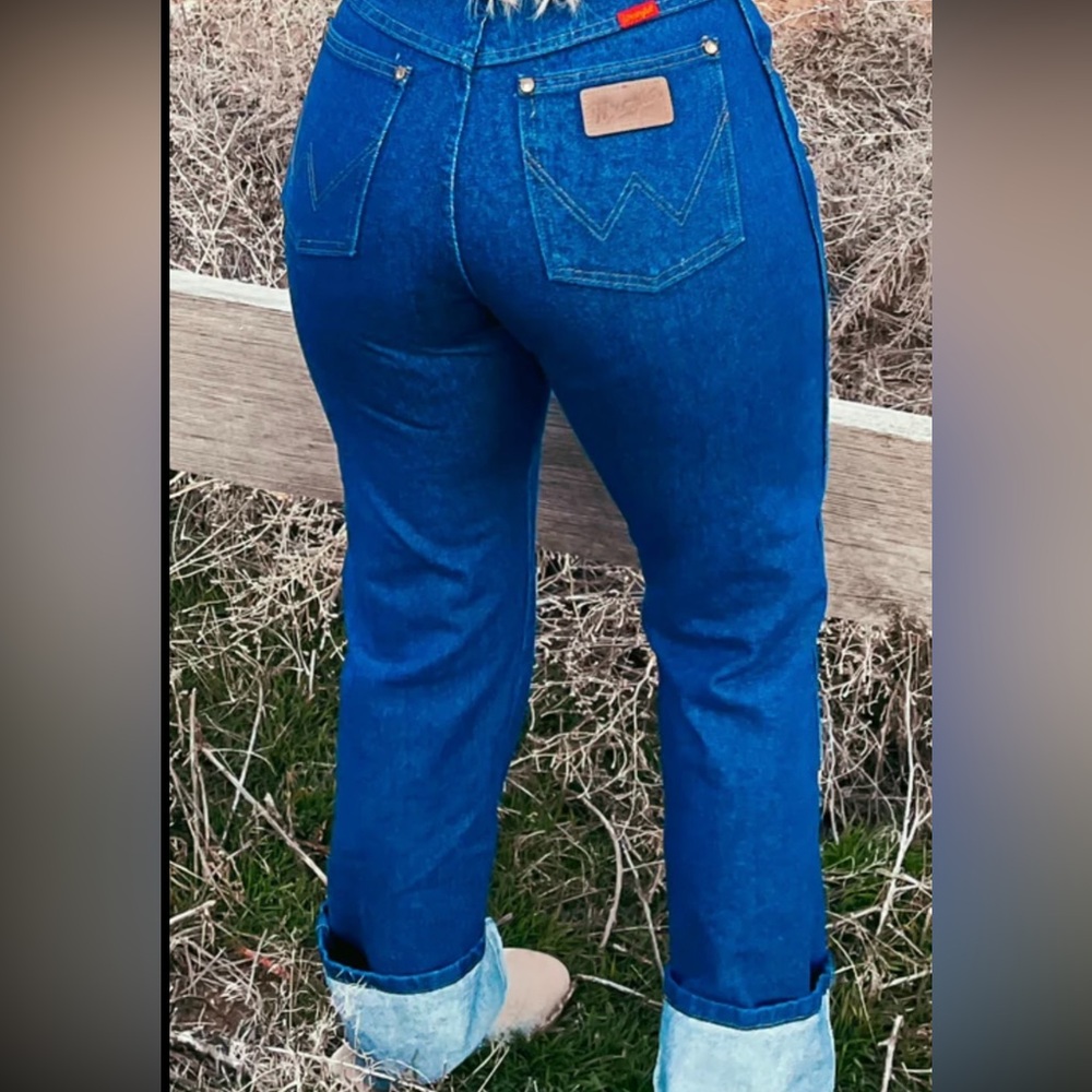 Wranglers from buckskin babes